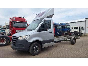 Véhicule utilitaire MERCEDES-BENZ