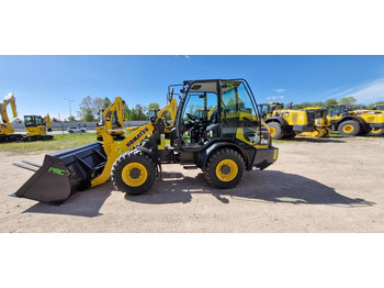 Chargeuse sur pneus KOMATSU WA70