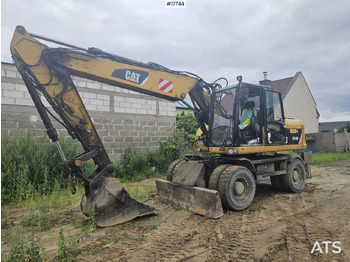 Pelle sur pneus CATERPILLAR M316D