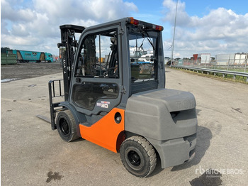 Chariot élévateur diesel TOYOTA FDF 30