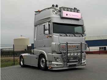 Tracteur routier DAF XF 530