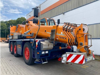 Grue tout-terrain DEMAG