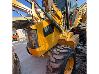 Tractopelle CATERPILLAR 420F