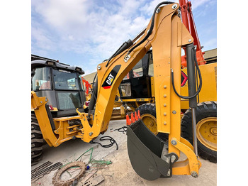 Tractopelle CATERPILLAR 420F