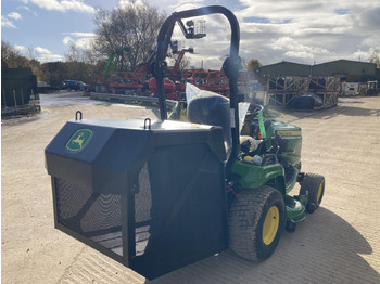 Crédit-bail de  John Deere X950R ride on mower John Deere X950R ride on mower: photos 5