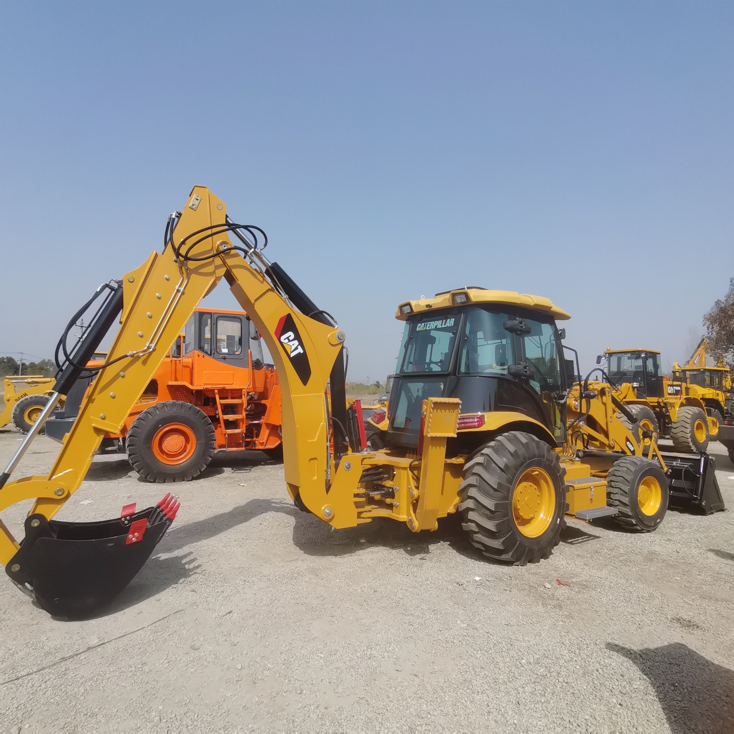 Tractopelle CATERPILLAR 420F