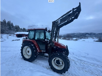 Tracteur agricole 1996 New Holland L75 with front loader and 3rd function: photos 3