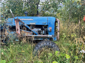 Tracteur agricole Ca. 1961 Fordson Super Major 4×2 Tractor w/ Bucket: photos 3 Tracteur agricole Ca. 1961 Fordson Super Major 4×2 Tractor w/ Bucket: photos 3