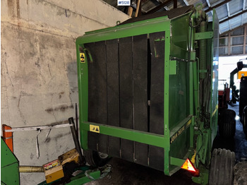 Matériel de fenaison JOHN DEERE