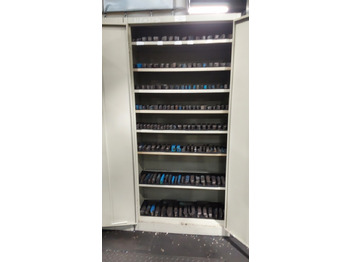 Équipement de garage Tuerenschrank 1950x930x400: photos 2 Équipement de garage Tuerenschrank 1950x930x400: photos 2