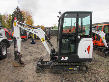 Mini pelle BOBCAT E19