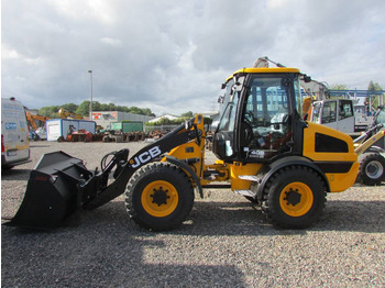 Chargeuse sur pneus JCB 409