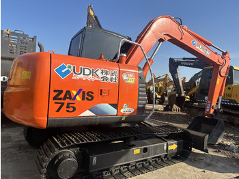 Pelle sur chenille HITACHI ZX75