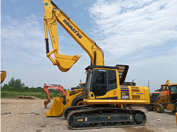 Pelle sur chenille KOMATSU PC200-8