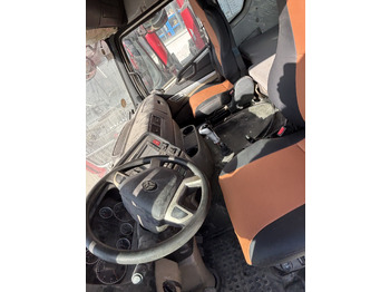 Tracteur routier HOWO: photos 3