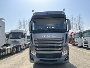 Tracteur routier JAC