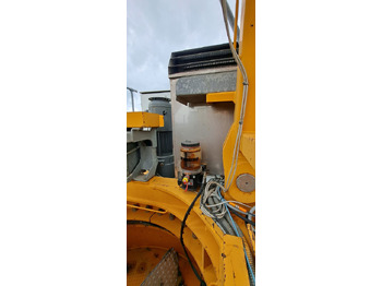 Grue à tour LIEBHERR