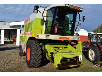 Moissonneuse-batteuse CLAAS Dominator 203 Mega: photos 3 Moissonneuse-batteuse CLAAS Dominator 203 Mega: photos 3