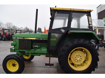 Tracteur agricole JOHN DEERE 1640