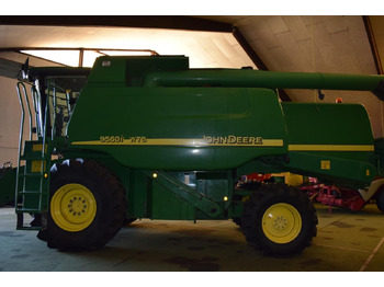 Moissonneuse-batteuse JOHN DEERE