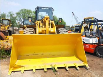 Chargeuse sur pneus CATERPILLAR 966H
