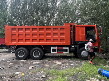 Camion benne SINOTRUK HOWO