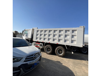 Camion benne SINOTRUK HOWO