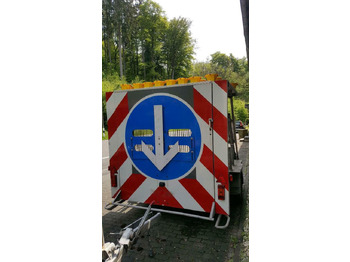 Remorque Mersch Absperrtafel Verkehrsleitanhänger VZ615 Verkehrssicherung: photos 2