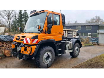 Camion plateau UNIMOG