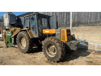 Tracteur agricole RENAULT
