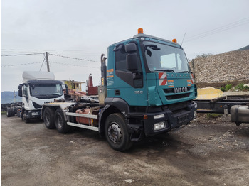Camion ampliroll IVECO Trakker
