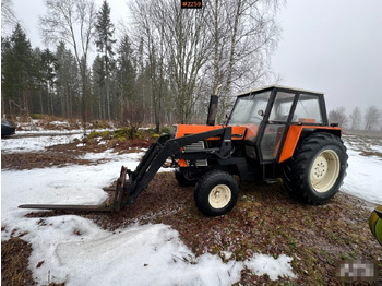 Tracteur agricole URSUS