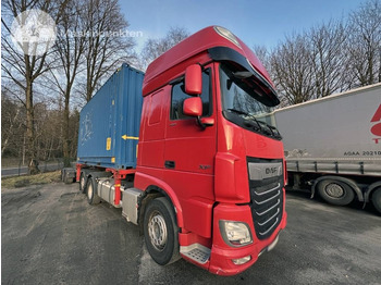 Camion porte-conteneur/ Caisse mobile DAF XF 530