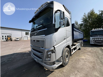 Camion ampliroll VOLVO FH16 750