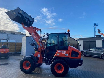 Chargeuse sur pneus KUBOTA R065