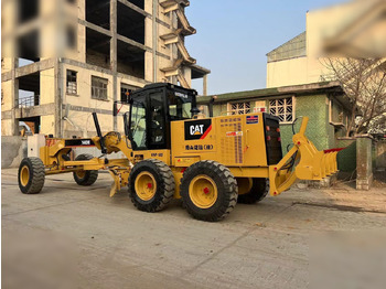Niveleuse CATERPILLAR 140H