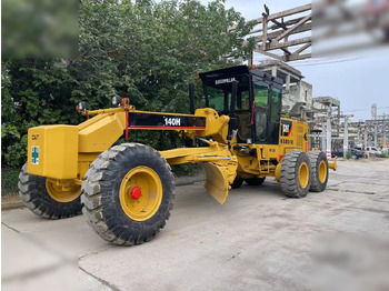 Niveleuse CATERPILLAR 140H