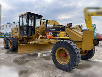 Niveleuse CATERPILLAR 140H