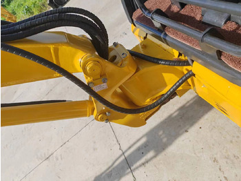 Crédit-bail de komatsu PC35 komatsu PC35: photos 4