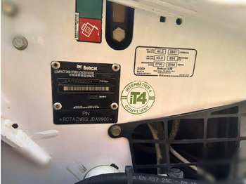 Mini chargeuse BOBCAT S550: photos 4