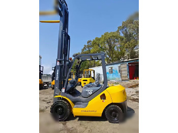 Chariot élévateur à gaz KOMATSU