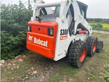 Mini chargeuse Second Hand   BOBCAT S300 Skid-steer Loader with Very Good Performance Is for Sale at a Low Price: photos 5