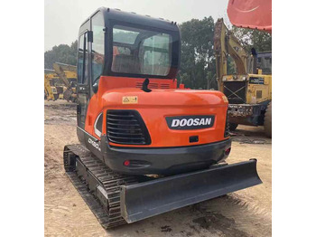 Pelle sur chenille DOOSAN DX60