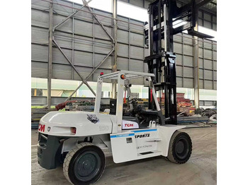 Chariot élévateur TCM