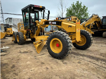 Engins de chantier CATERPILLAR