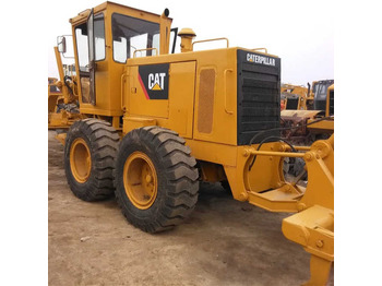 Niveleuse CATERPILLAR 140H