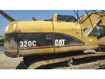 Pelle sur chenille CATERPILLAR 320C