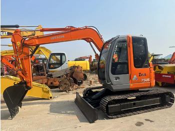 Pelle sur chenille HITACHI ZX75
