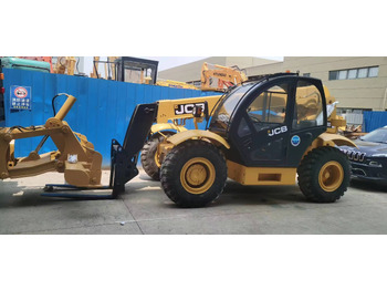 Chariot télescopique JCB