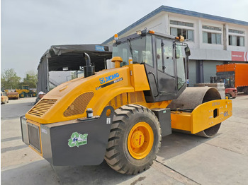 Rouleau compresseur XCMG XS163J